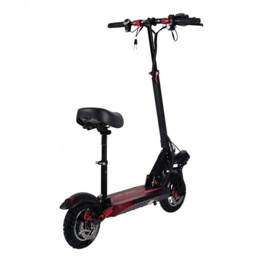 Scooter eléctrico de color negro con detalles en rojo, equipado con asiento y neumáticos de 10 pulgadas.