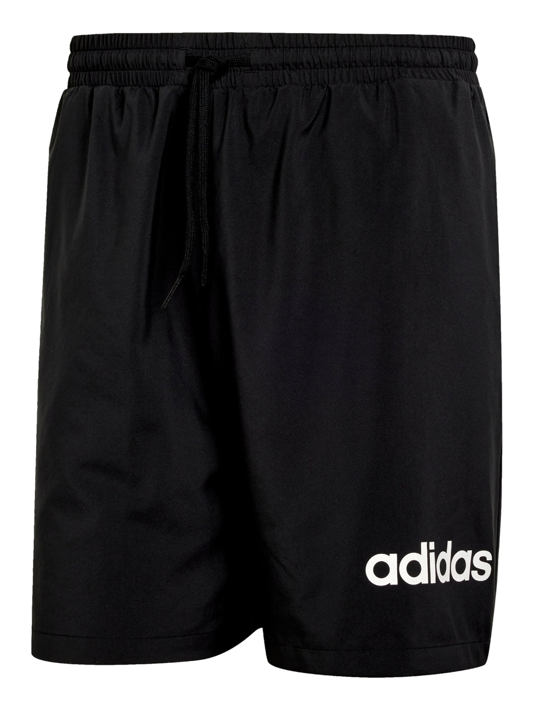 Hombre vistiendo shorts deportivos negros de Adidas con logo blanco en la pierna izquierda.