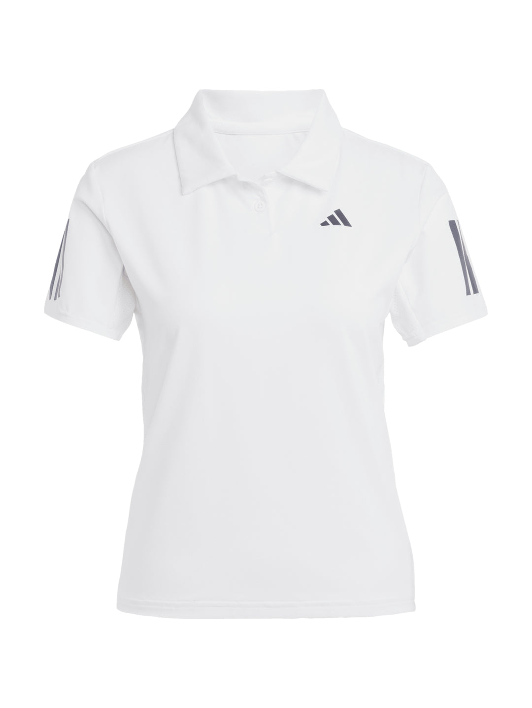 Mujer vistiendo conjunto deportivo Adidas blanco compuesto por playera polo y shorts de tenis.