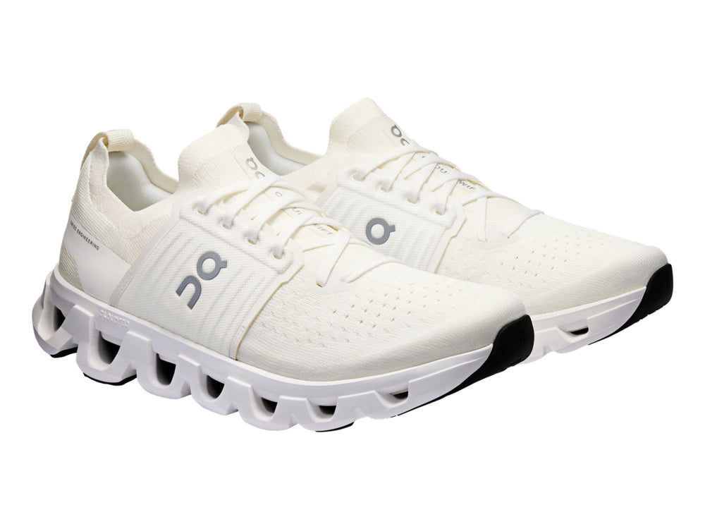 Tenis deportivos On Cloudswift 4 en color blanco total con suela amortiguada característica.