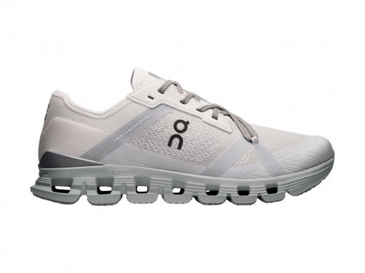 Tenis deportivos On Cloud en color gris wolf/alloy con suela tecnológica y malla transpirable.