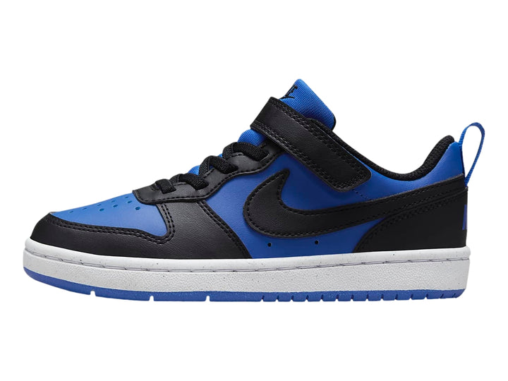 Tenis Nike Court Borough Low Recraft en colores azul y negro con suela blanca y azul.