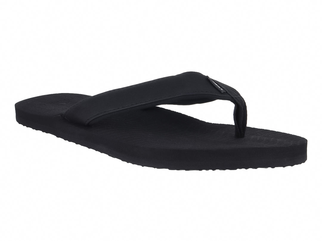 Sandalias tipo flip-flop de color negro con suela plana y correa sencilla.