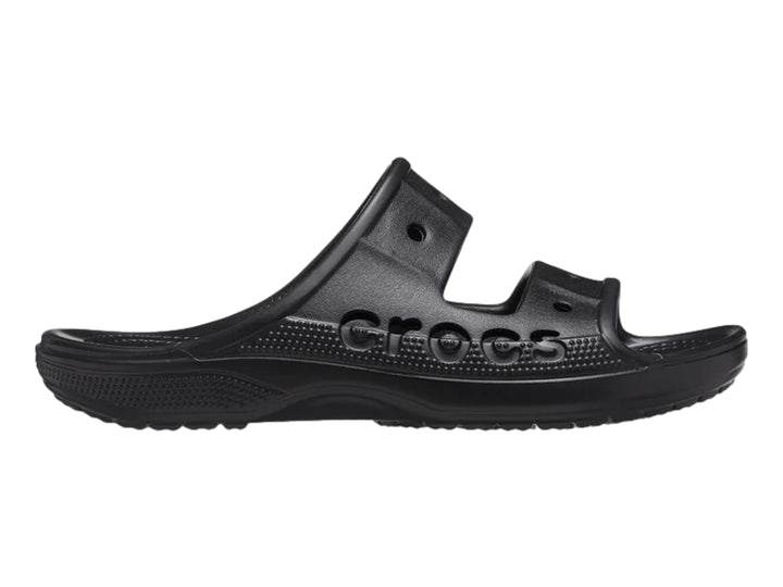 Sandalia Crocs Baya color negro, vista lateral sobre fondo blanco.