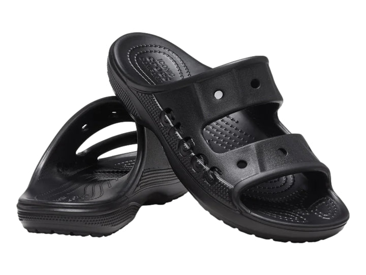 Sandalia Crocs Baya color negro, vista lateral sobre fondo blanco.