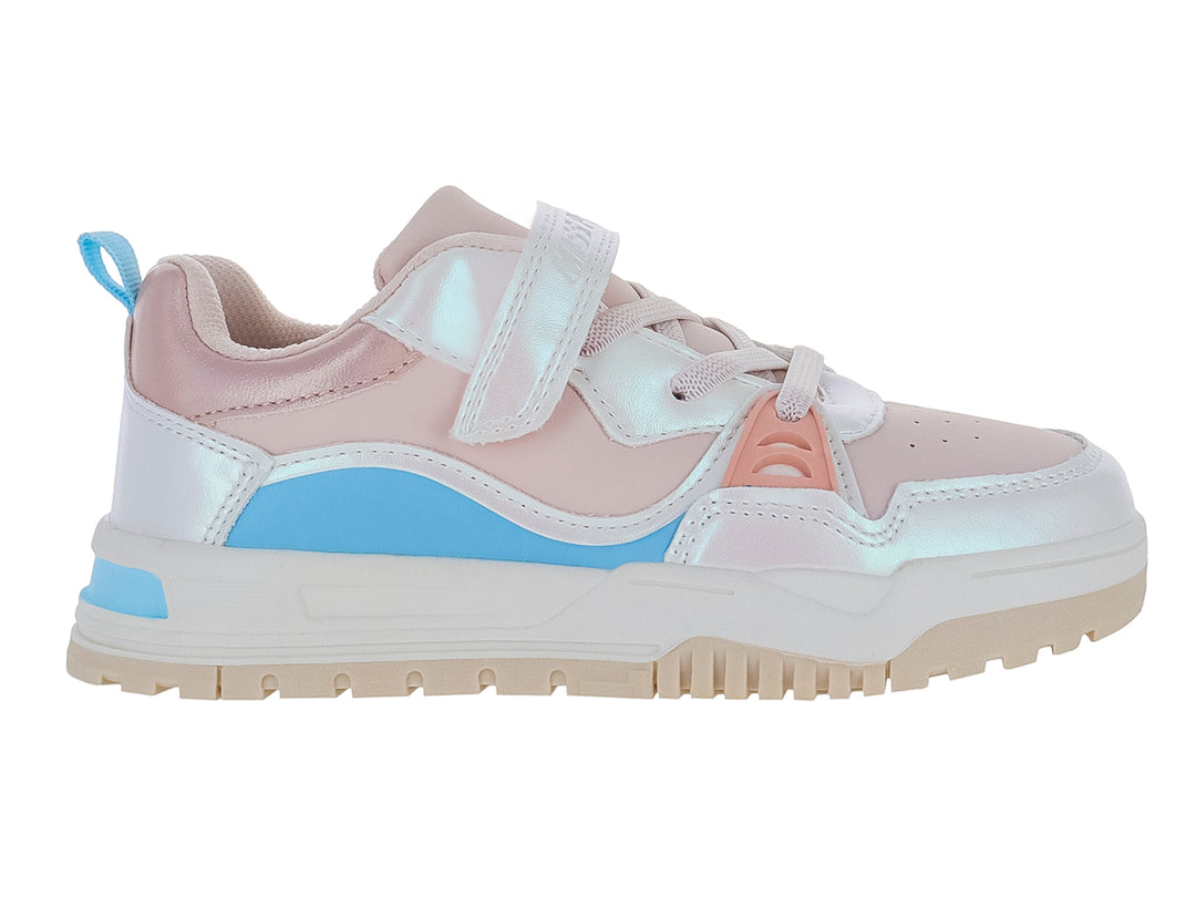 Tenis deportivos para niña en color rosa con detalles azul claro y blanco, acabados iridiscentes y cierre de velcro.