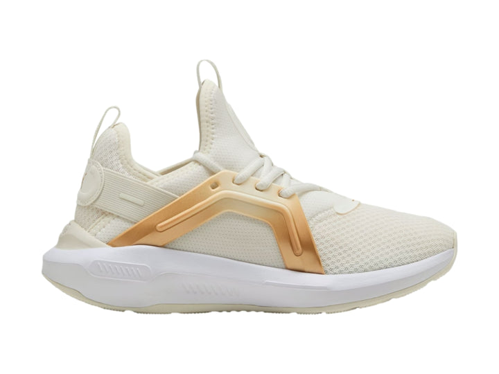 Tenis Puma color blanco con detalles metálicos en dorado, vista lateral.