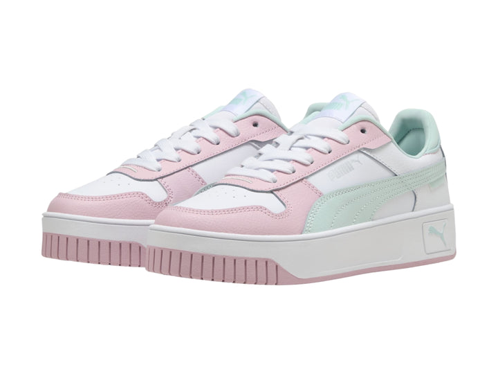 Tenis PUMA Carina Street JR en colores blanco, rosa y azul claro con suela de plataforma blanca.