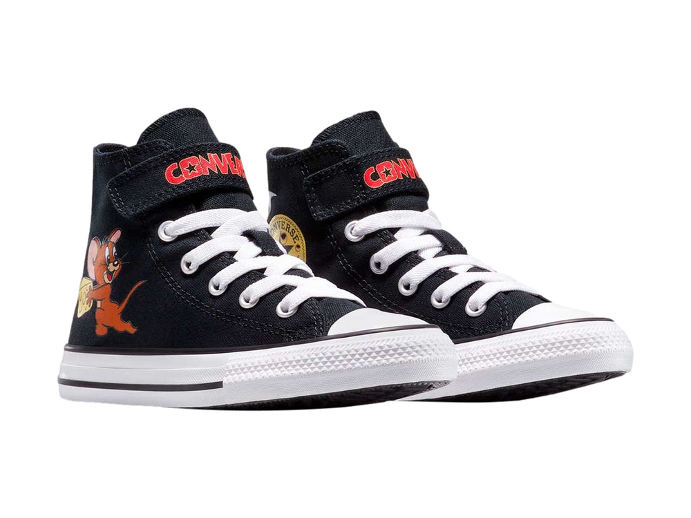 Tenis Converse Chuck Taylor All Star Hi negros para niño con diseño de Tom y Jerry y cierre de velcro.