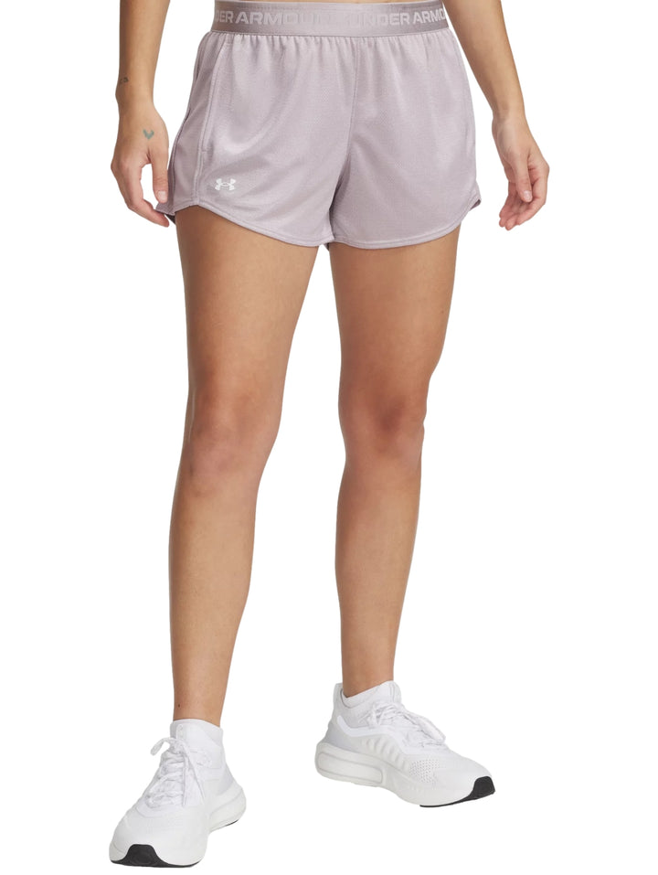 Shorts deportivos color morado claro de Under Armour para mujer.