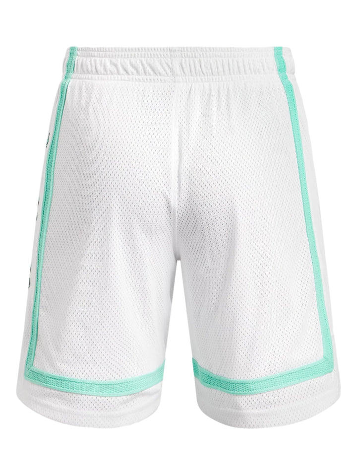 Shorts deportivos Under Armour de color blanco con detalles en verde menta y textura de malla.