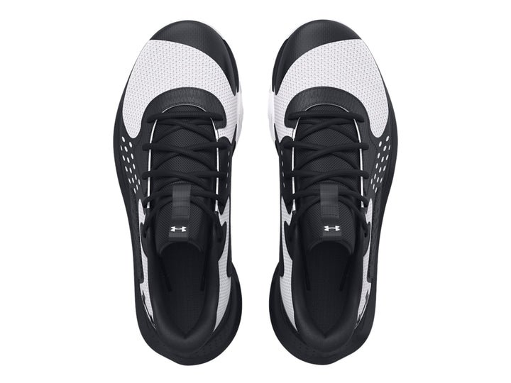 Tenis de baloncesto Under Armour en colores negro y blanco con diseño moderno y suela blanca.