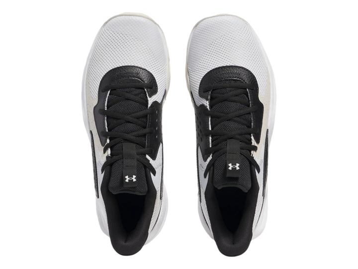 Tenis de baloncesto Under Armour color blanco con detalles en negro y suela blanca.