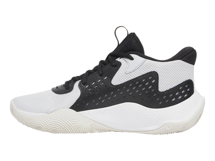 Tenis de baloncesto Under Armour color blanco con detalles en negro y suela blanca.