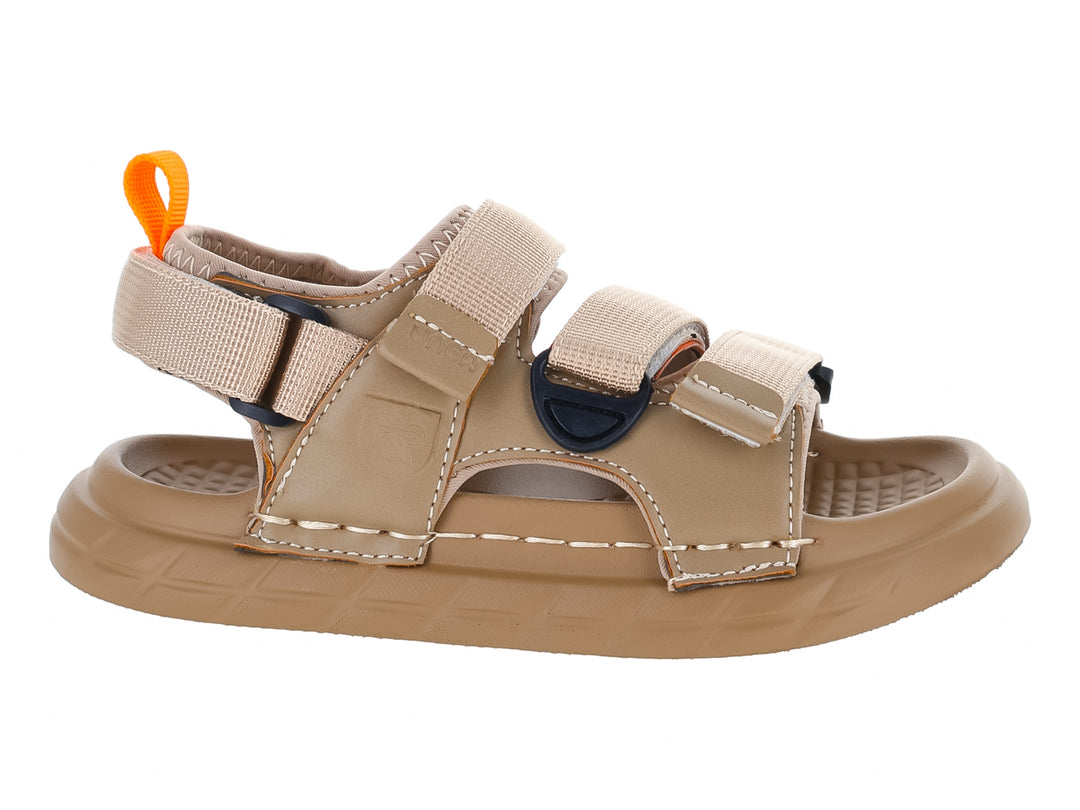 Sandalias color khaki con correas ajustables, detalles en naranja y negro, y suela gruesa sobre fondo blanco.