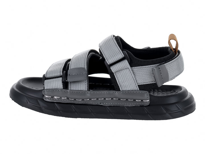 Sandalias color gris con correas ajustables y suela negra.