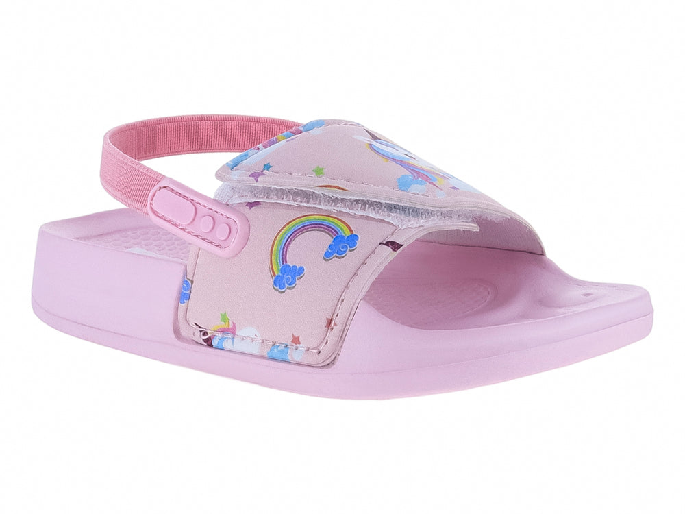 Sandalia infantil de color rosa con correa ajustable y detalle decorativo de arcoíris.