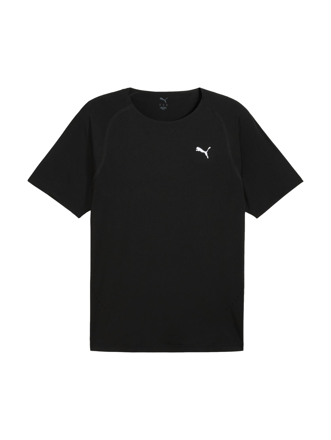 Hombre vistiendo una playera deportiva PUMA de color negro con logotipo blanco en el pecho.
