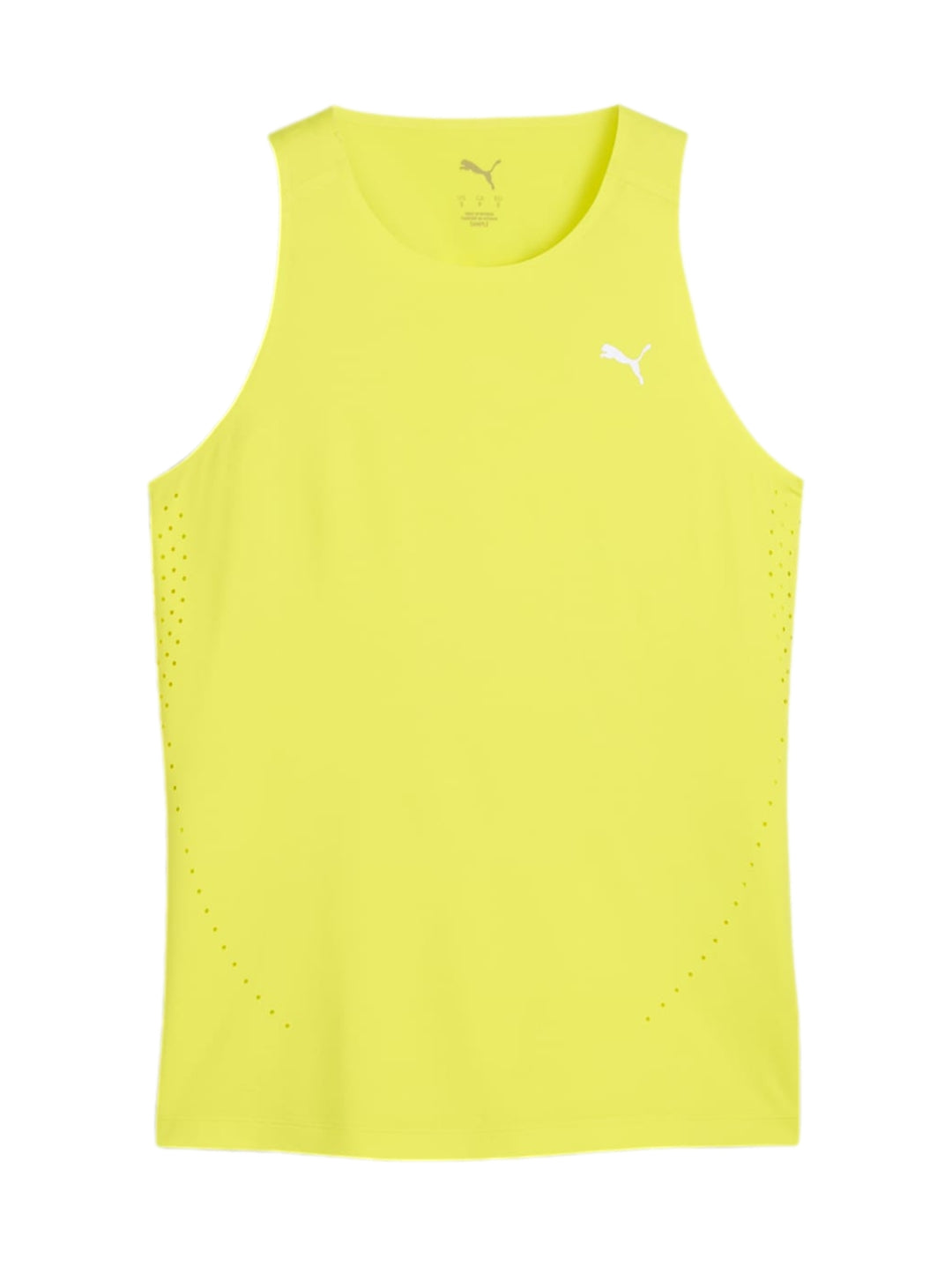 Mujer vistiendo una camiseta deportiva sin mangas color amarillo limón de la marca PUMA.