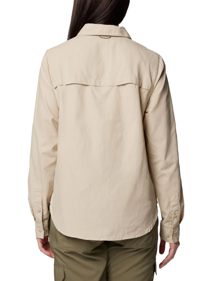 Camisa Columbia Silver Ridge 3.0 de manga larga en color beige Ancient Fossil para Mujer.