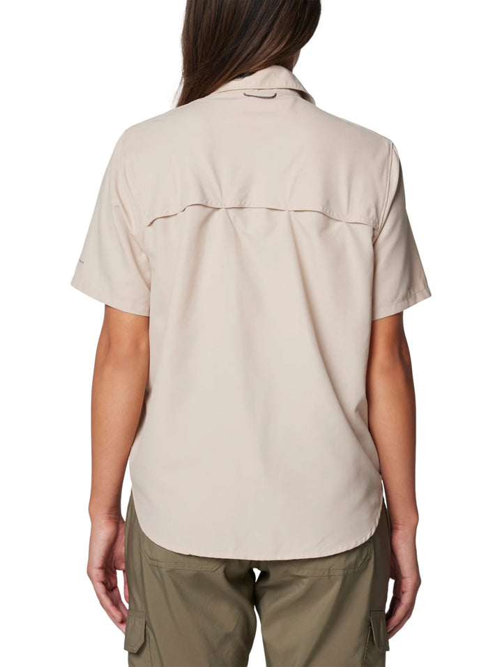 Camisa Columbia Silver Ridge 3.0 de manga corta en color beige Ancient Fossil para Mujer.