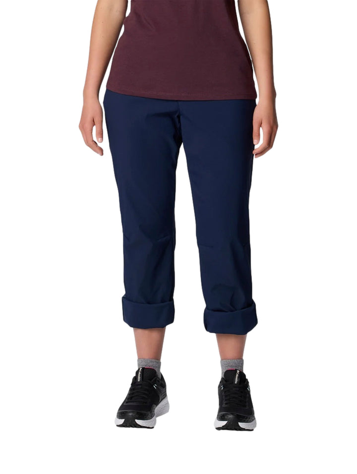Pantalones Columbia Leslie Falls II color azul marino para actividades al aire libre.