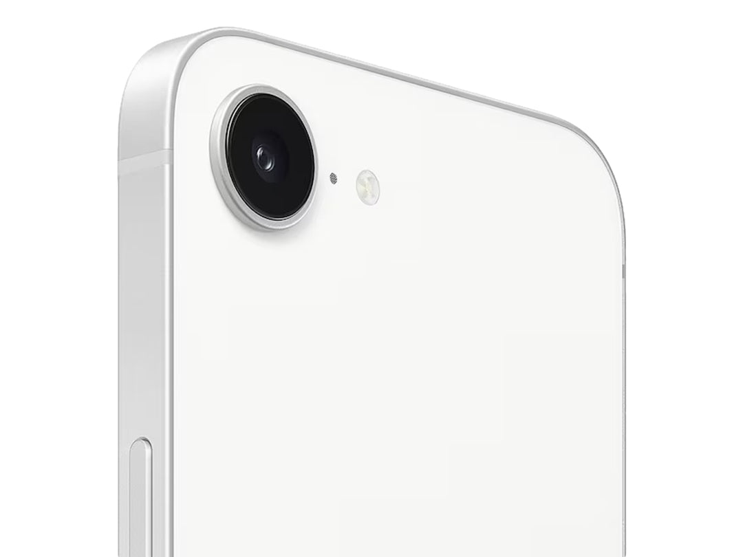 Vista frontal y posterior de un iPhone 16e en color blanco con pantalla encendida sobre fondo blanco.