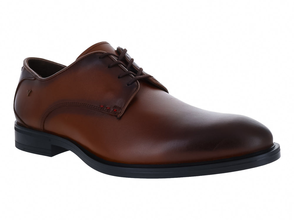 Zapato formal para hombre estilo Oxford en color nuez con cordones y suela negra.