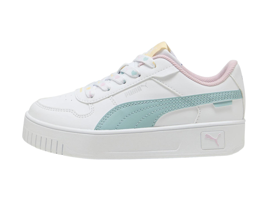 Tenis PUMA blancos con suela de plataforma y detalles en verde menta y rosa.