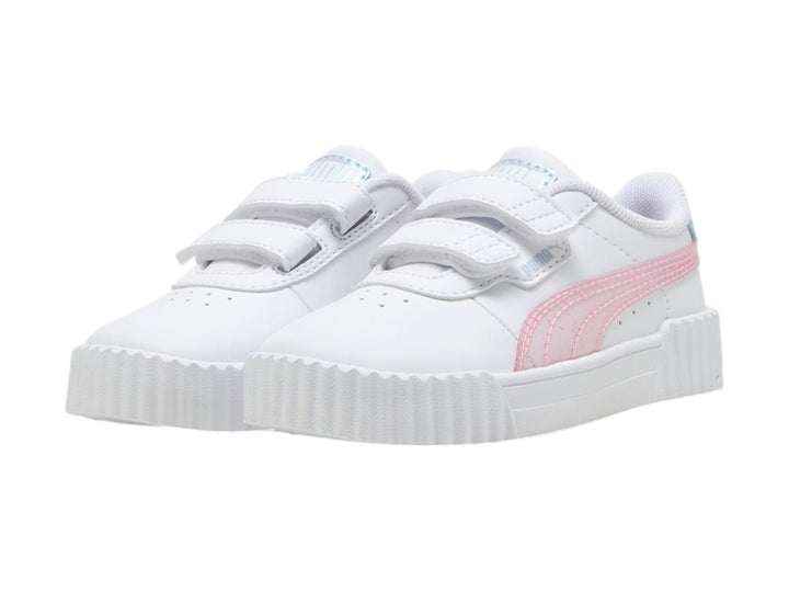 Tenis PUMA blancos para niña con detalles en rosa y azul claro, cierre de velcro y suela blanca ancha.