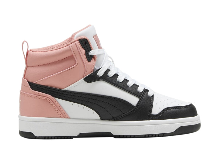 Tenis PUMA Rebound V6 Mid JR en colores blanco, rosa y negro, estilo bota deportiva.