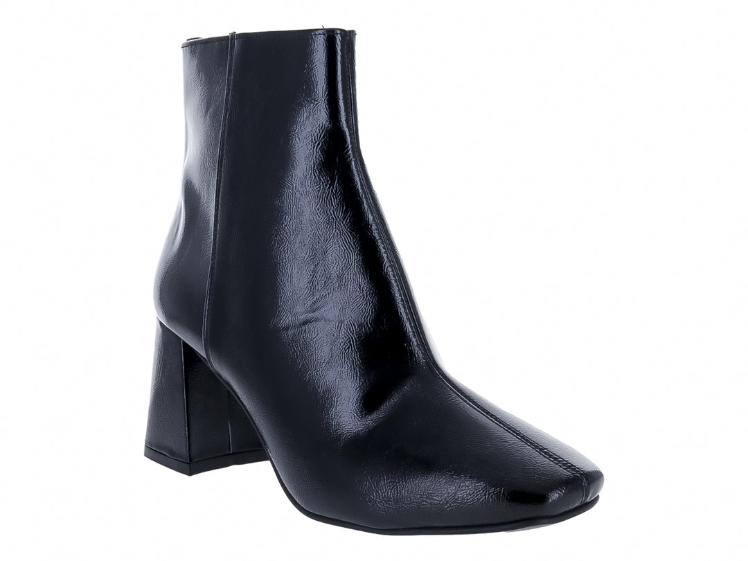 Botín negro de charol brillante con tacón cuadrado y punta redondeada para mujer.