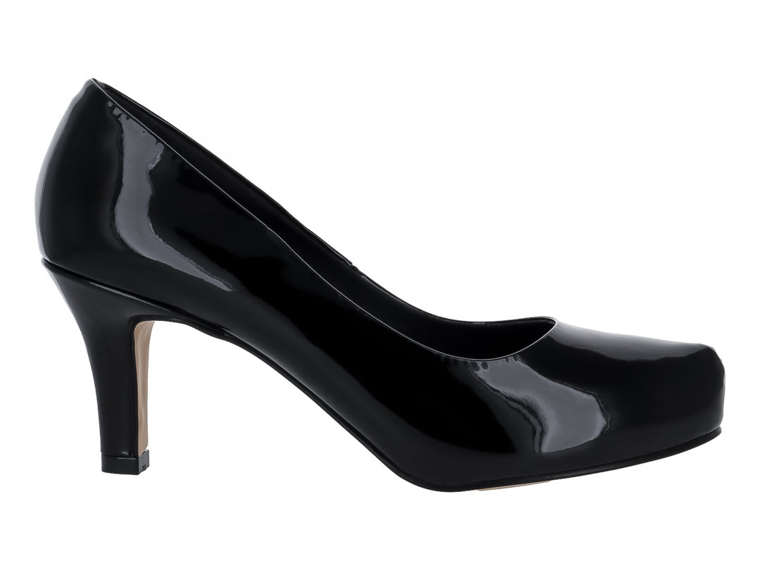 Zapato de tacón medio para mujer en color negro con acabado brillante de charol.