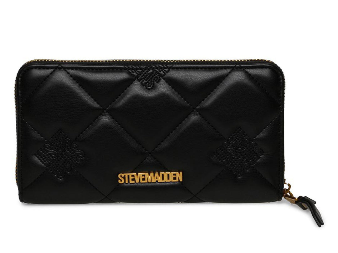 Cartera pequeña de Steve Madden en color negro con diseño acolchado y detalles metálicos dorados.