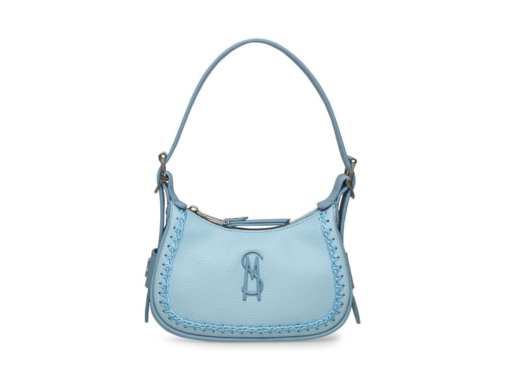 Bolsa de hombro Steve Madden modelo Belia en color azul claro con textura rugosa y correa ajustable.