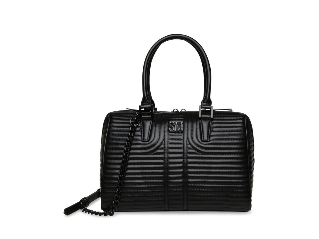 Bolso de mano Steve Madden color negro con textura acanalada, asas superiores y correa larga con cadena.