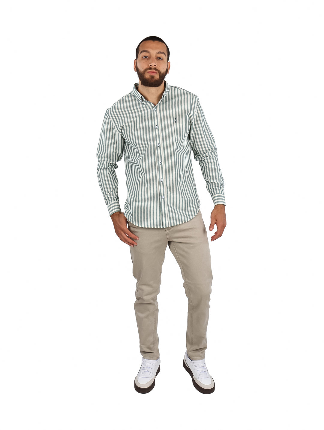 Camisa de manga larga para hombre con diseño de rayas verticales en color verde y blanco.