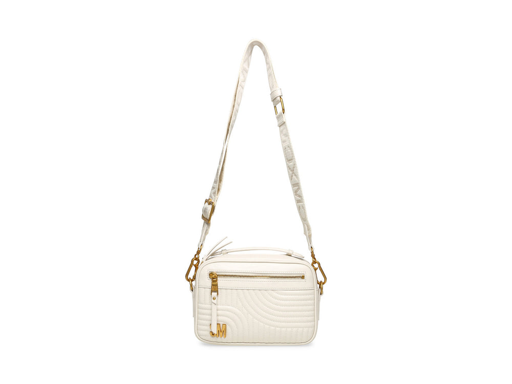 Bolso de hombro Steve Madden color hueso con textura acolchada y detalles metálicos en dorado.