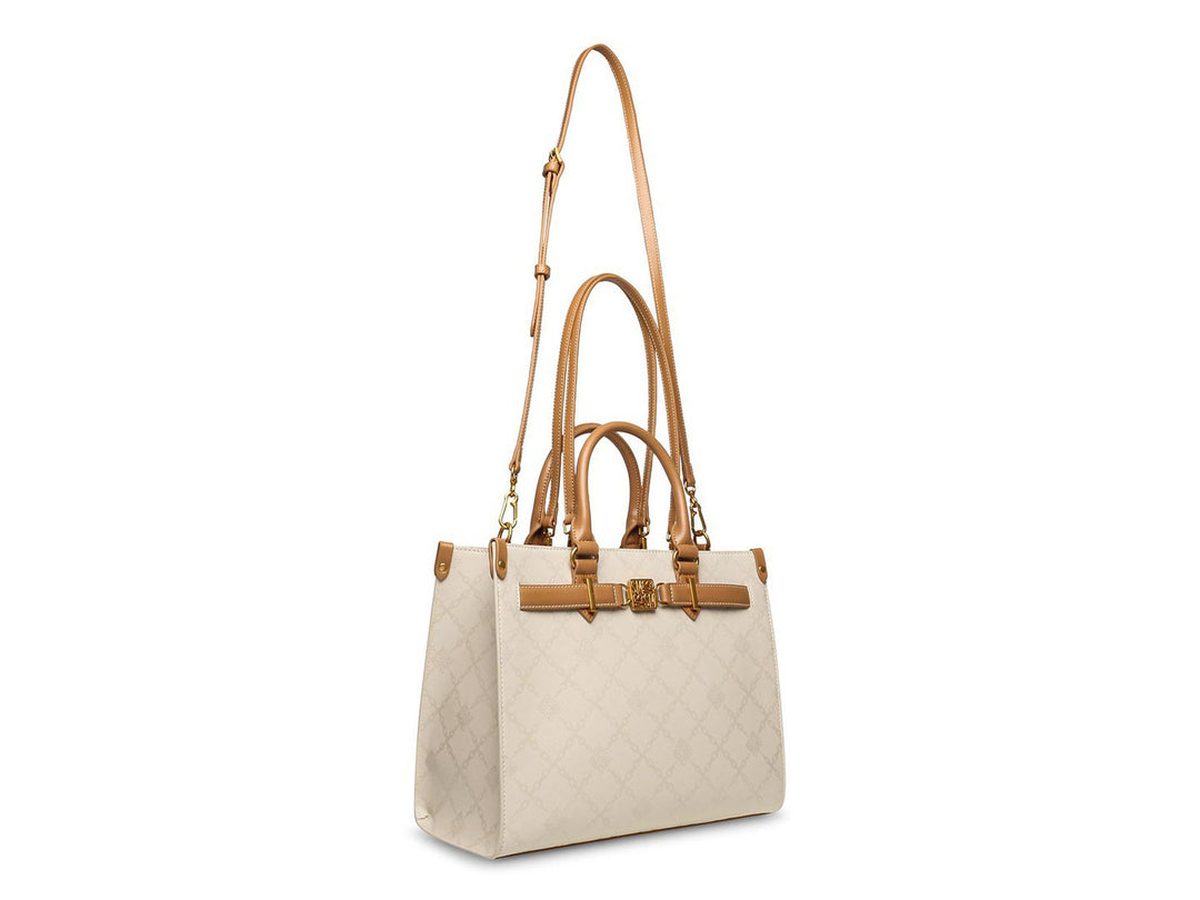 Bolso de hombro Steve Madden color hueso con detalles y asas en tono camel, diseño estructurado con relieve.