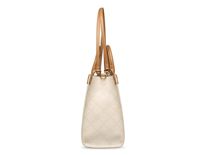Bolso de hombro Steve Madden color hueso con detalles y asas en tono camel, diseño estructurado con relieve.