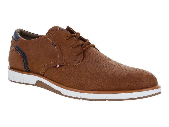 Zapato casual color camel con suela blanca y detalles en azul marino.
