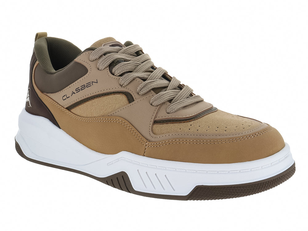 Tenis CLASBEN para niño en colores beige y verde oliva con suela blanca y base marrón.