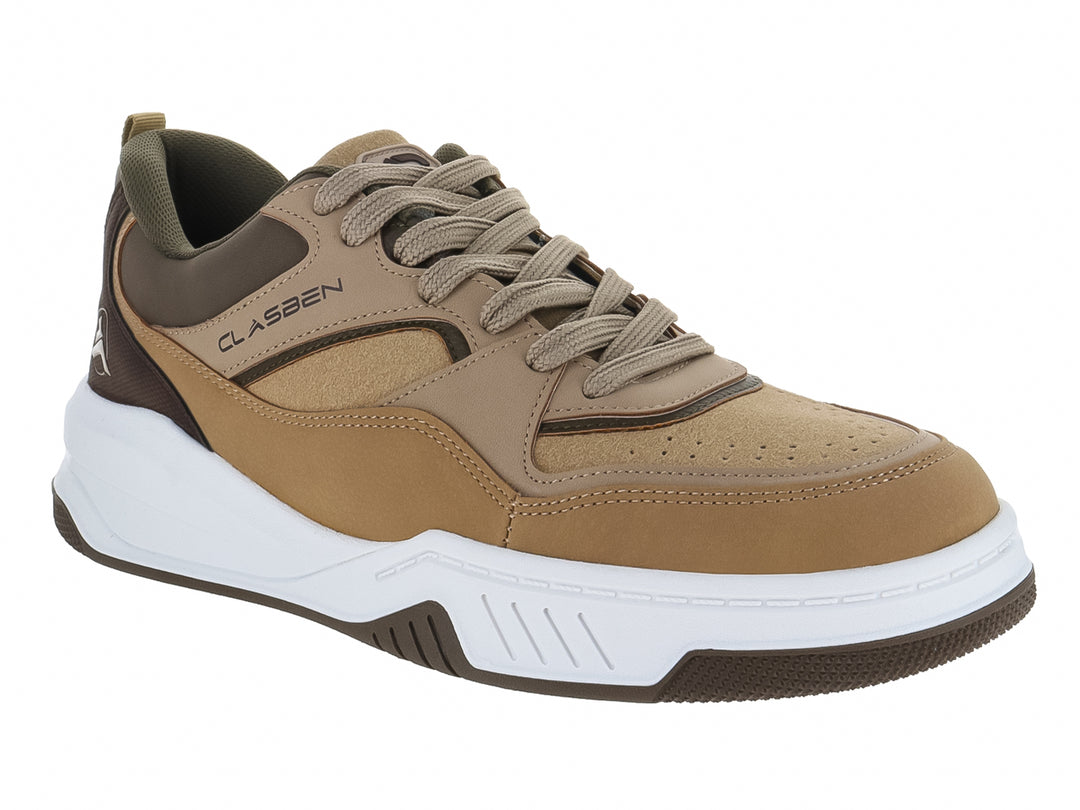 Tenis CLASBEN para niño en colores beige y verde oliva con suela blanca y base marrón.
