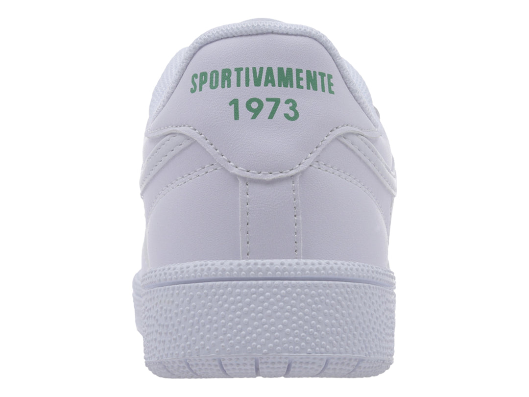 Tenis deportivos Lotto color blanco con detalles en verde menta y suela blanca.