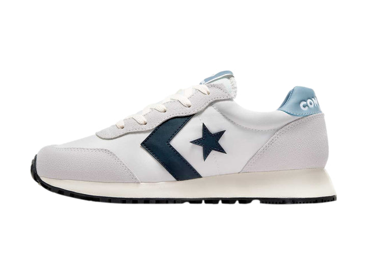 Tenis Converse Omega Trainer en colores gris y blanco con detalles en azul marino y suela blanca.
