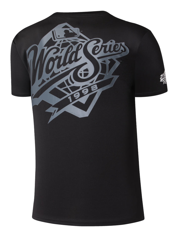 Jersey de béisbol negro de los New York Yankees con botones frontales y logotipo blanco en el pecho.