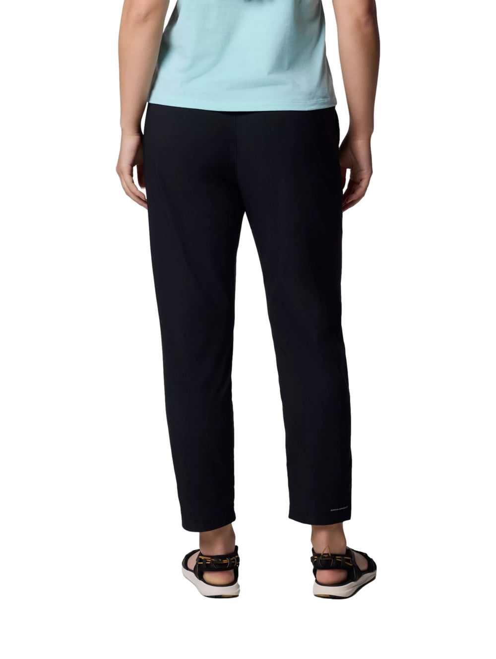 Pantalones Columbia Cedar Crest color negro, de corte recto y cintura elástica.