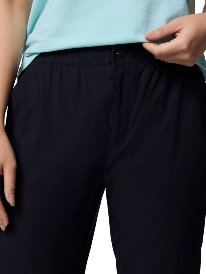 Pantalones Columbia Cedar Crest color negro, de corte recto y cintura elástica.