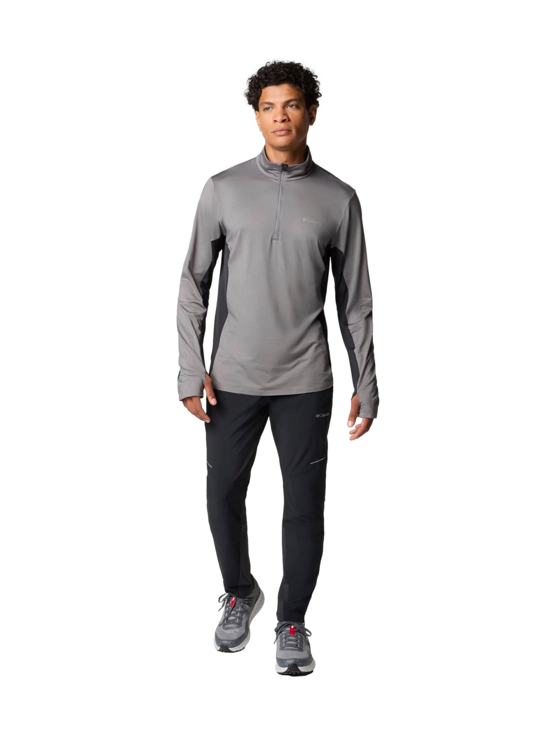 Hombre vistiendo pantalón deportivo negro Columbia Three Pitch