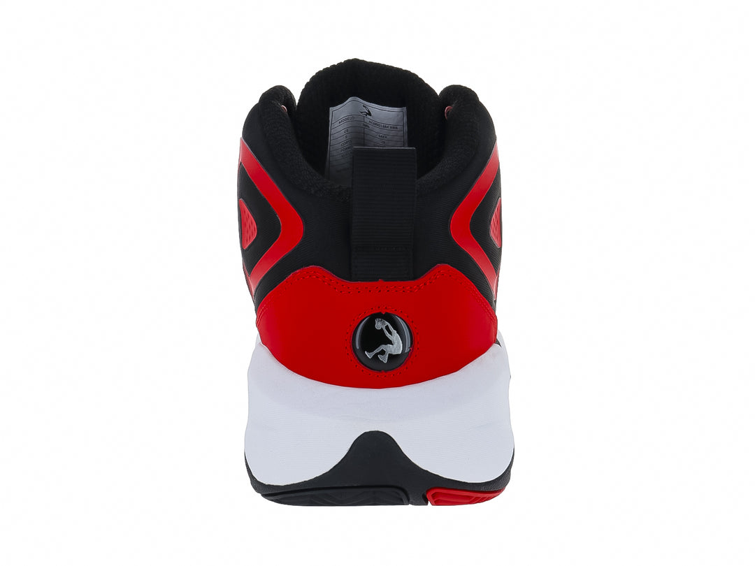 Tenis de baloncesto SHAQ en color rojo con detalles en negro y suela blanca.
